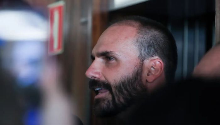© Lula Marques/ Agência Brasil Moraes determina bloqueio de bens e contas de Eduardo Bolsonaro